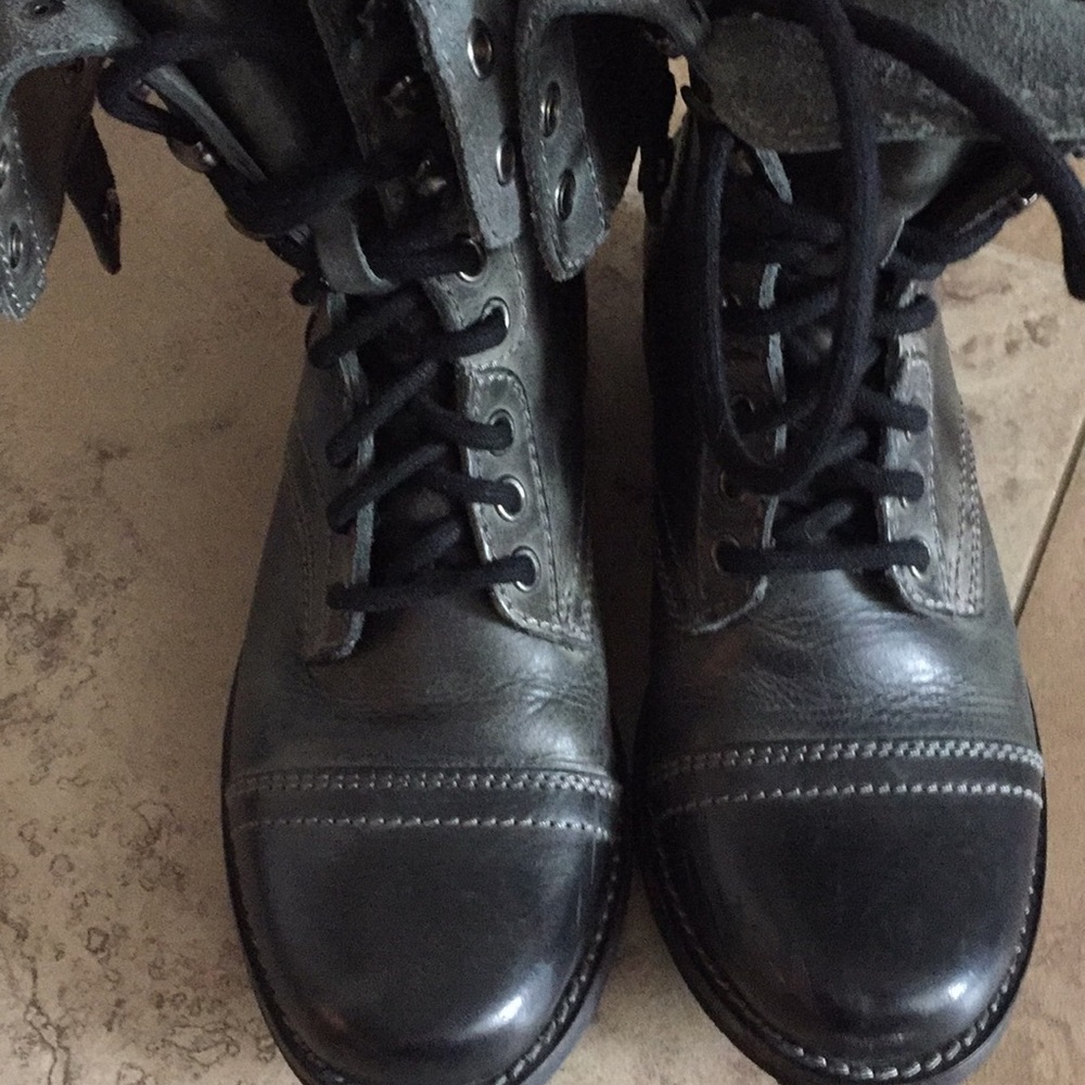 Combat boots